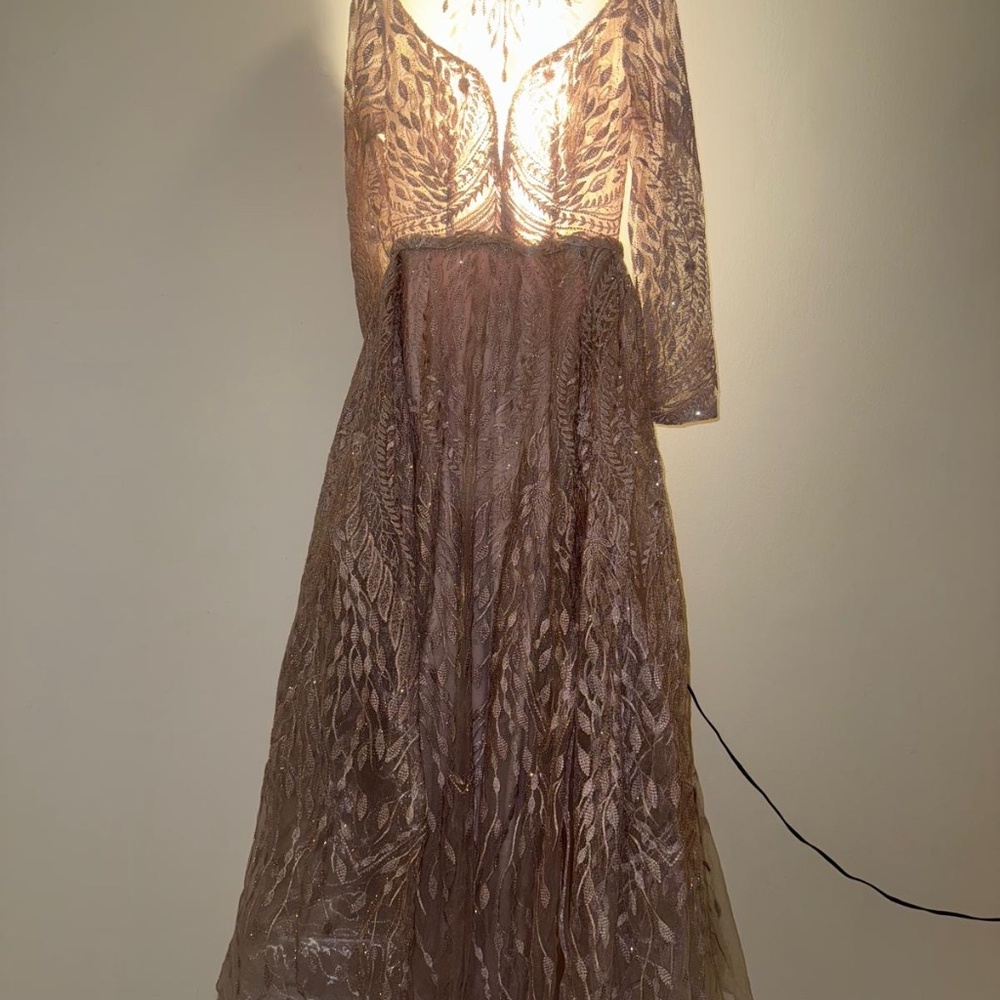 Party dresses - Picture 17 of 17
